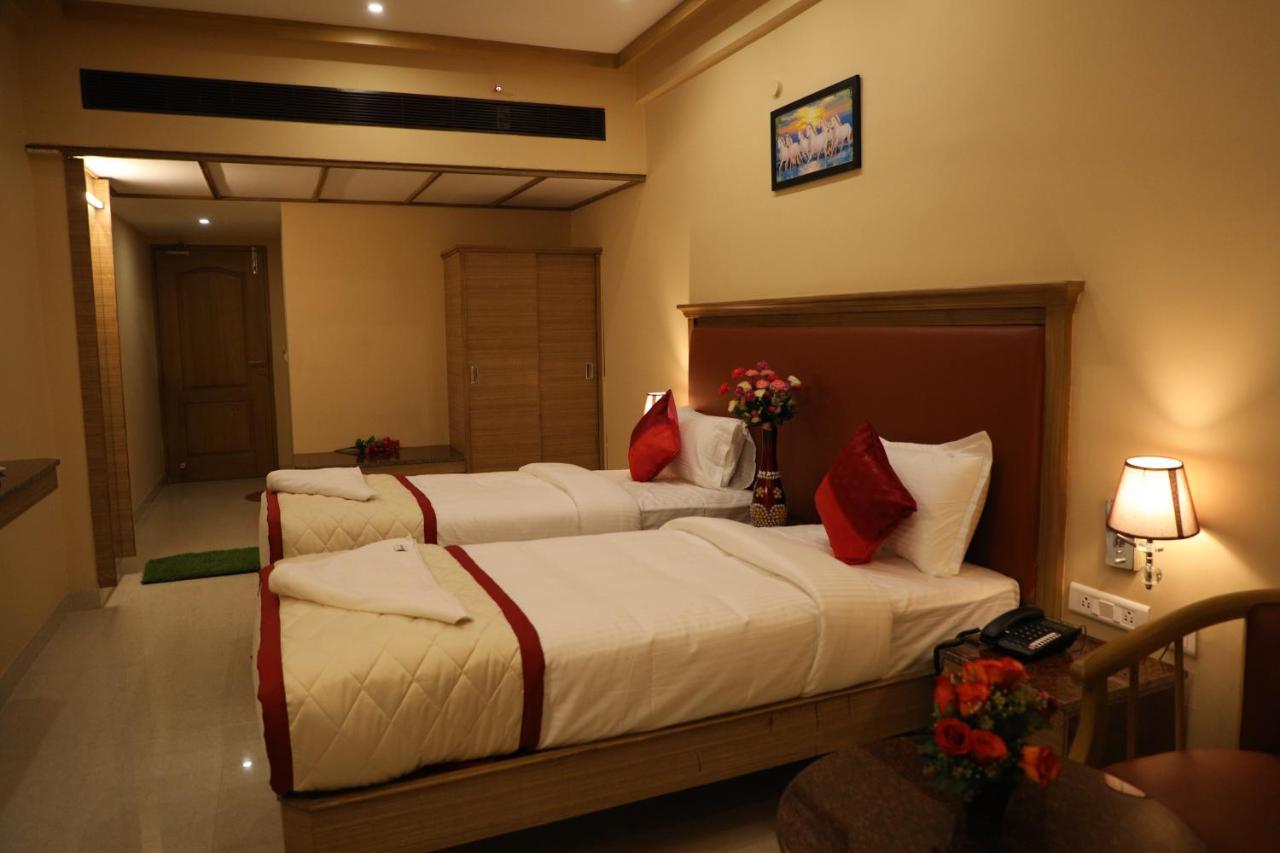 Hôtel Bairav Grand Madurai Extérieur photo